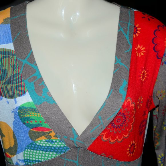 Beautiful Fitted Funky Dress - Picture 3 of 5